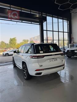 جیپ گراند شیرۆکی